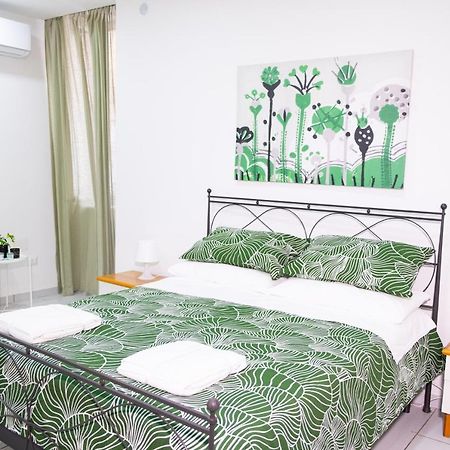 Le Dimore Di Emilia - Casa Bea Наполи Екстериор снимка